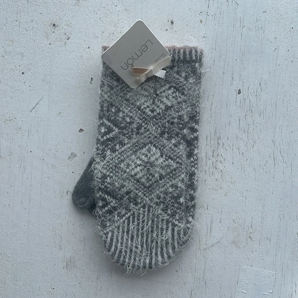 Lemon Tipped Fairisle Mitten Color Charcoal:Pink Trim Women’s One Size New